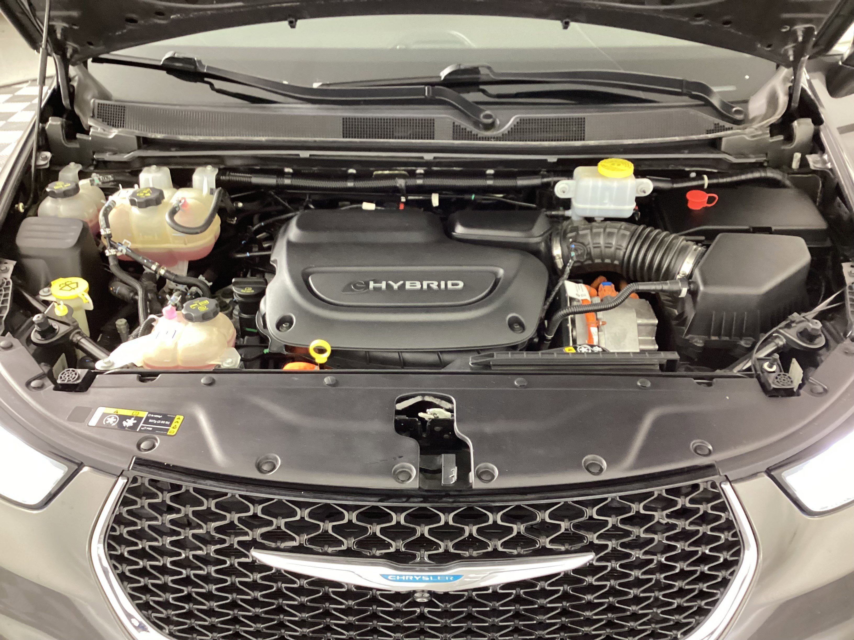 Used 2021 Chrysler Pacifica Touring-L image 11