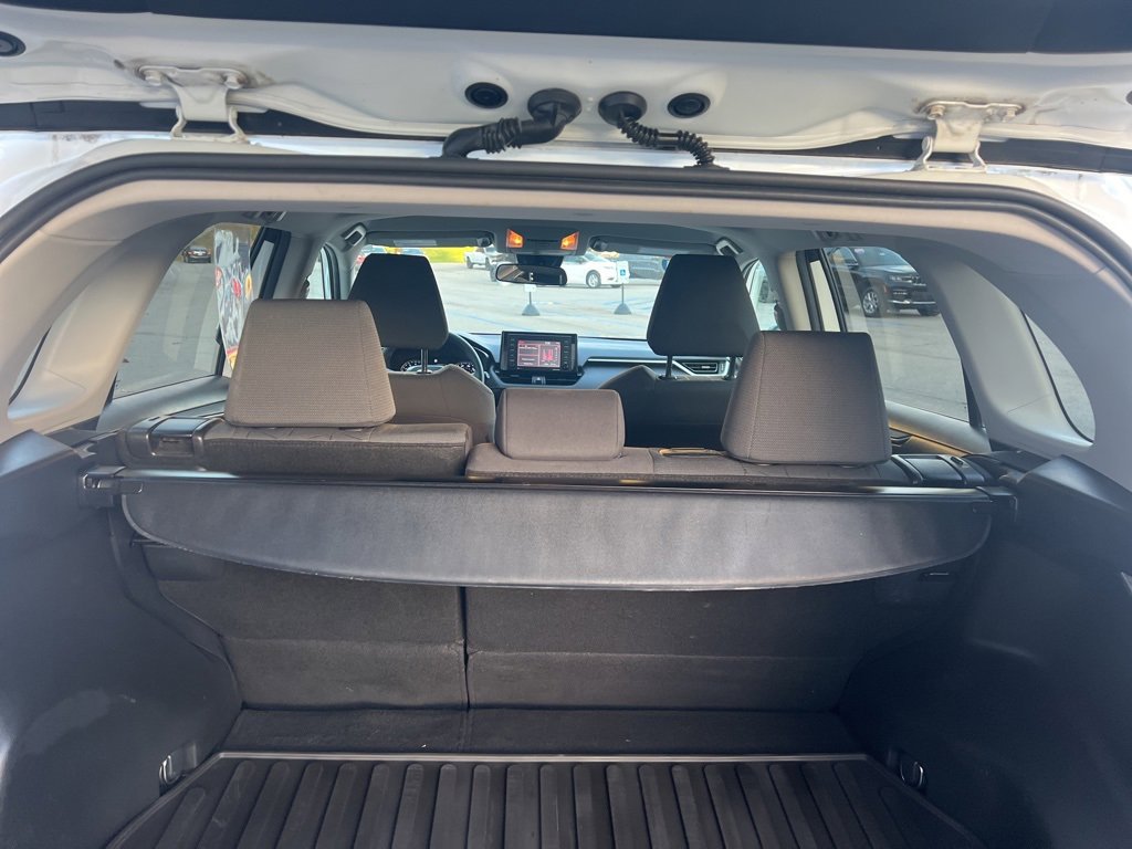 Used 2021 Toyota RAV4 XLE AWD/4WD image 15