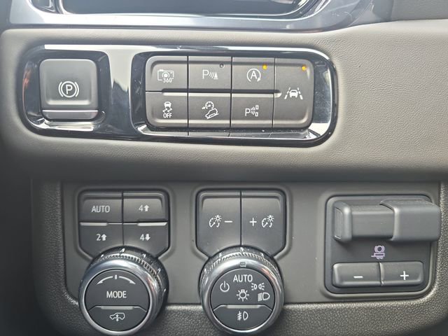 Used 2025 GMC Yukon XL AT4 Ultimate image 27