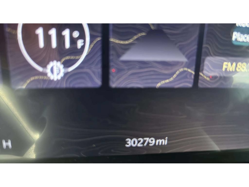 Used 2023 Jeep Grand Cherokee Altitude AWD/4WD image 15
