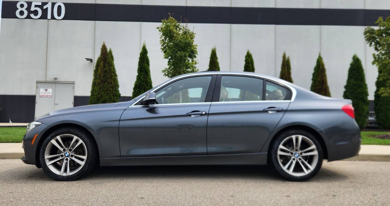 Used 2017 BMW 330i xDrive Sedan AWD/4WD image 2