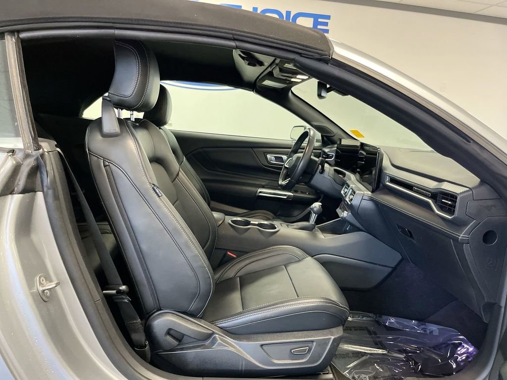 Used 2025 Ford Mustang Premium RWD image 21
