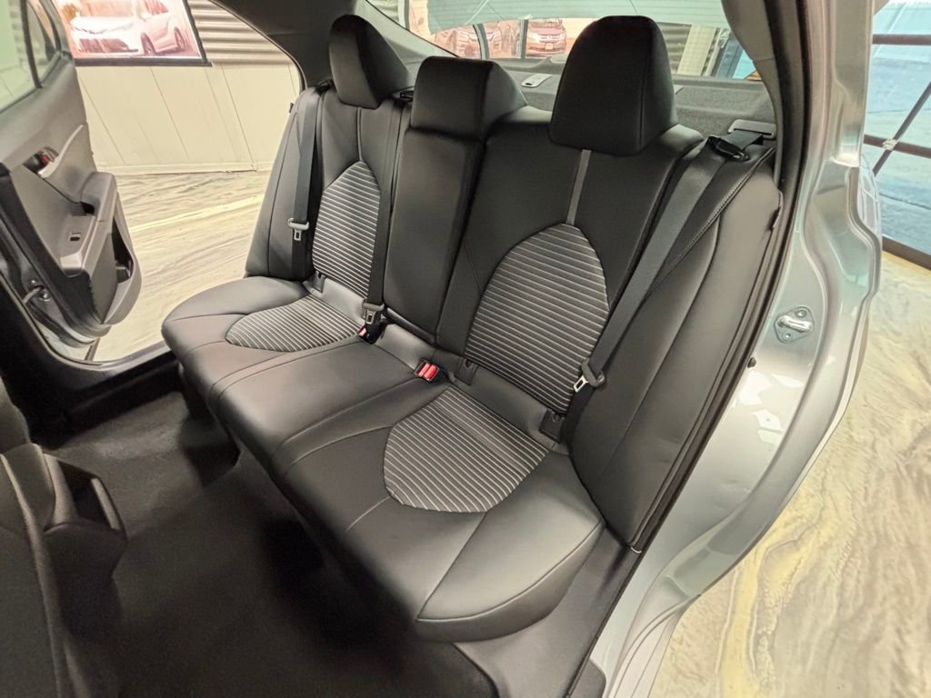 Used 2024 Toyota Camry SE FWD image 7
