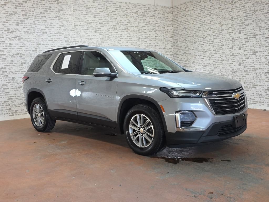 Used 2023 Chevrolet Traverse LT