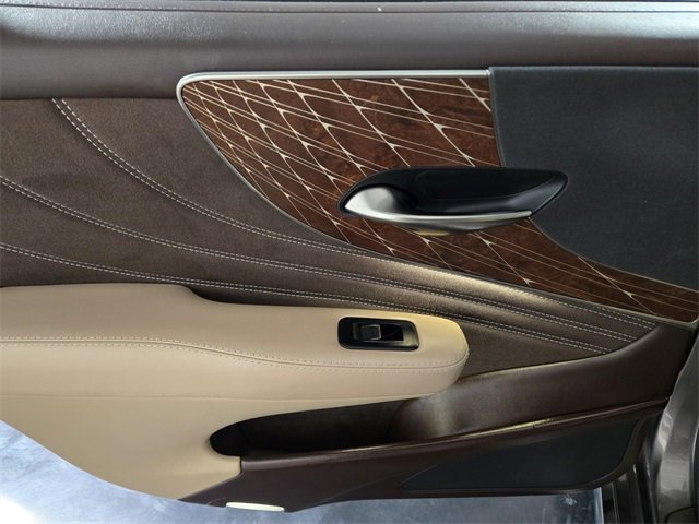 Used 2018 Lexus LS 500 image 19