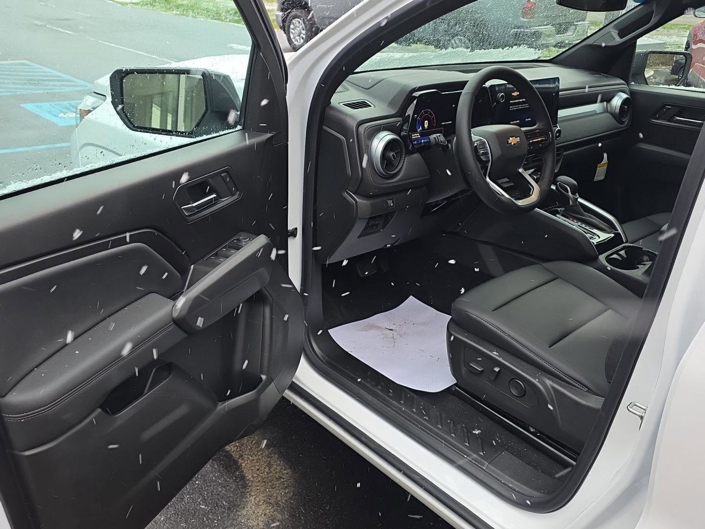 New 2025 Chevrolet Colorado LT w/ LT Convenience Package image 10