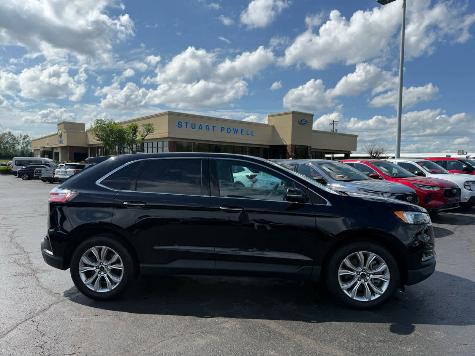 Certified 2024 Ford Edge Titanium image 23