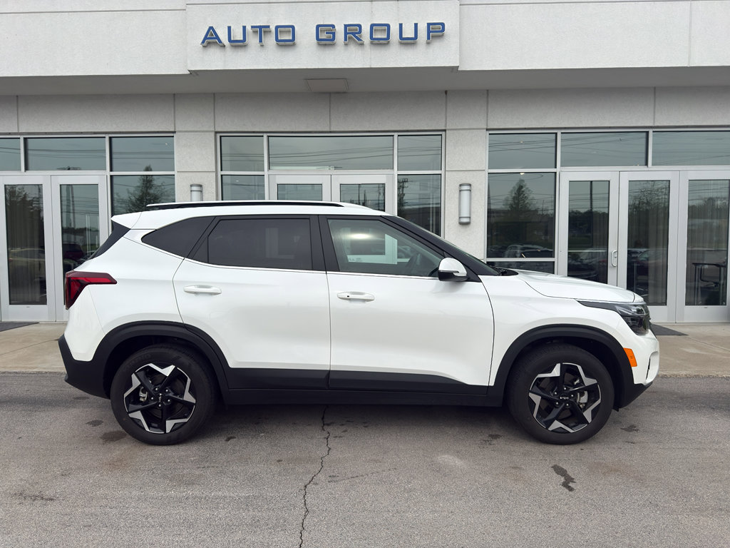 Used 2024 Kia Seltos EX AWD/4WD image 2