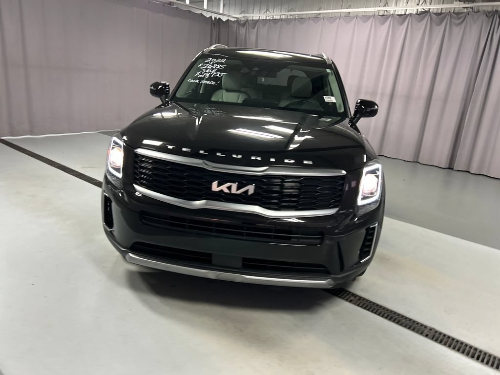 Used 2022 Kia Telluride S AWD/4WD image 2