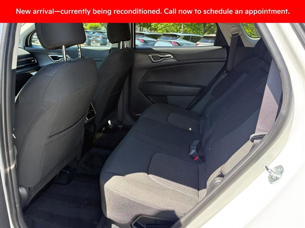 Certified 2025 Kia Sportage LX FWD image 19