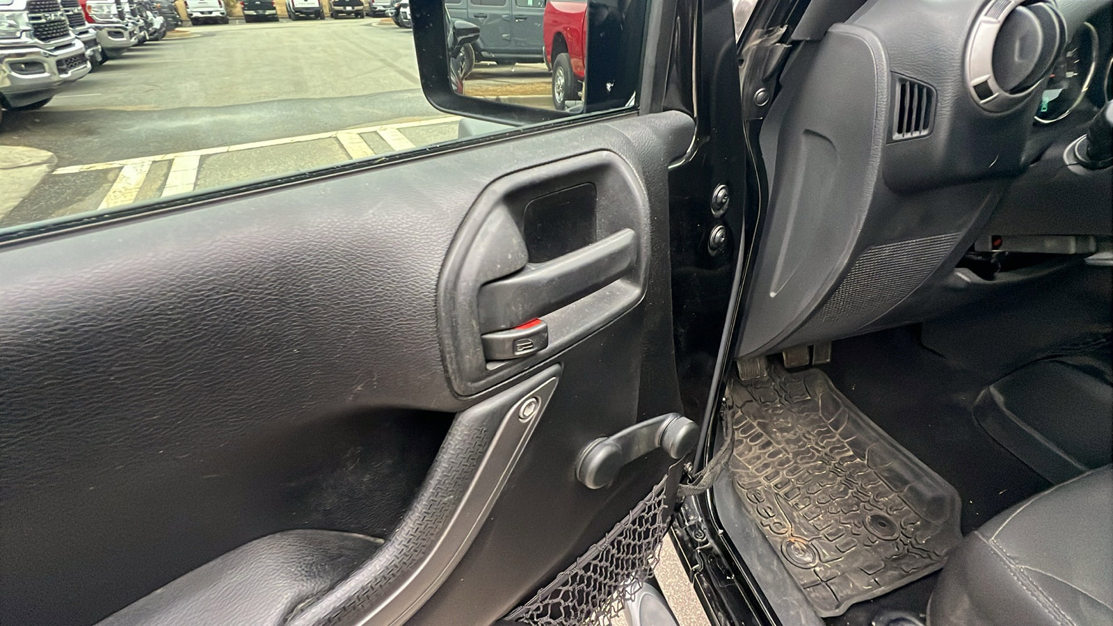 Used 2016 Jeep Wrangler Unlimited Sport w/ Max Tow Package image 15