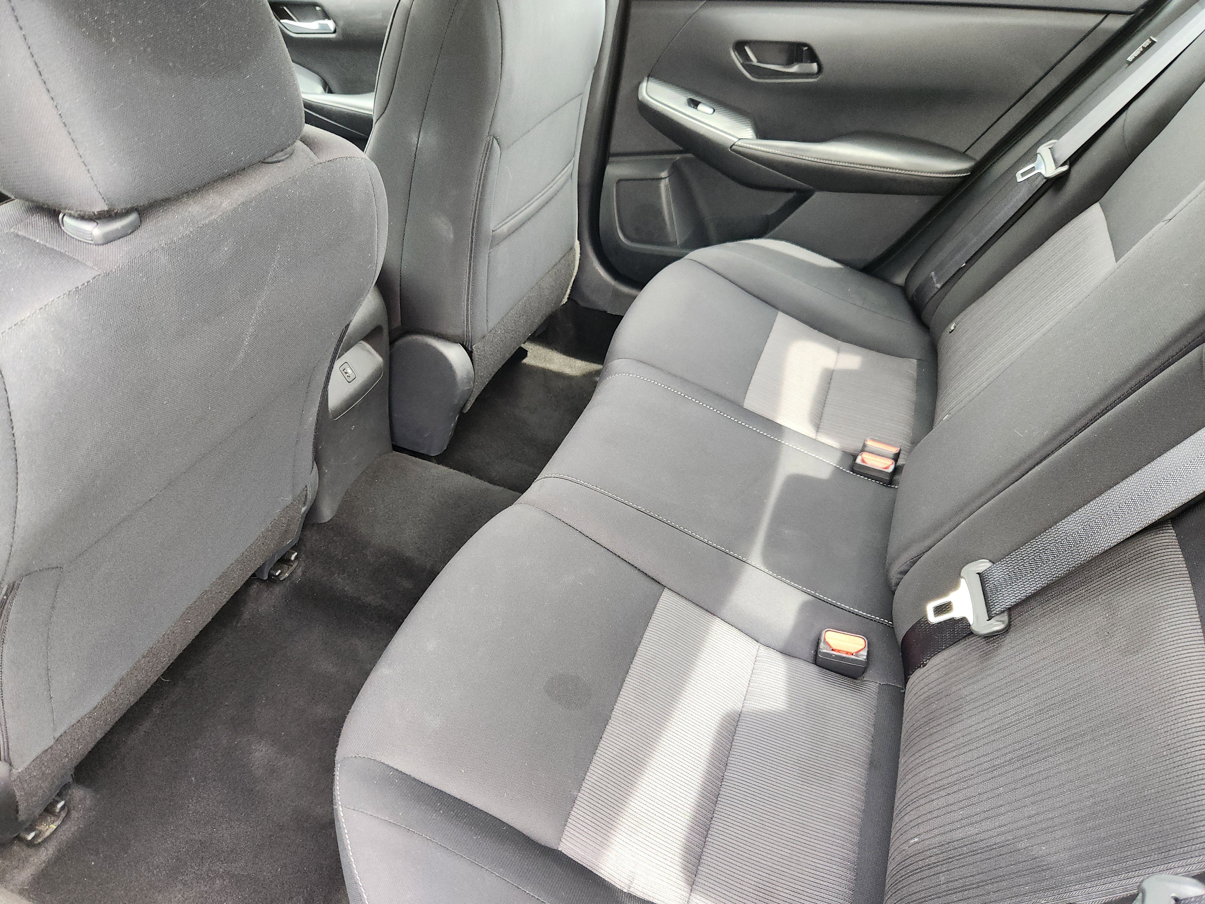 Used 2024 Nissan Sentra SV FWD image 9