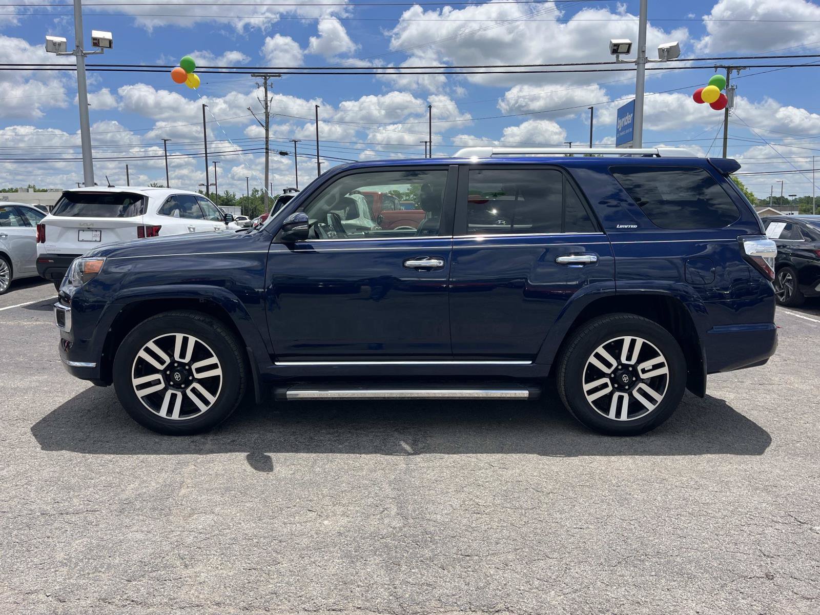Used 2017 Toyota 4Runner Limited AWD/4WD image 4