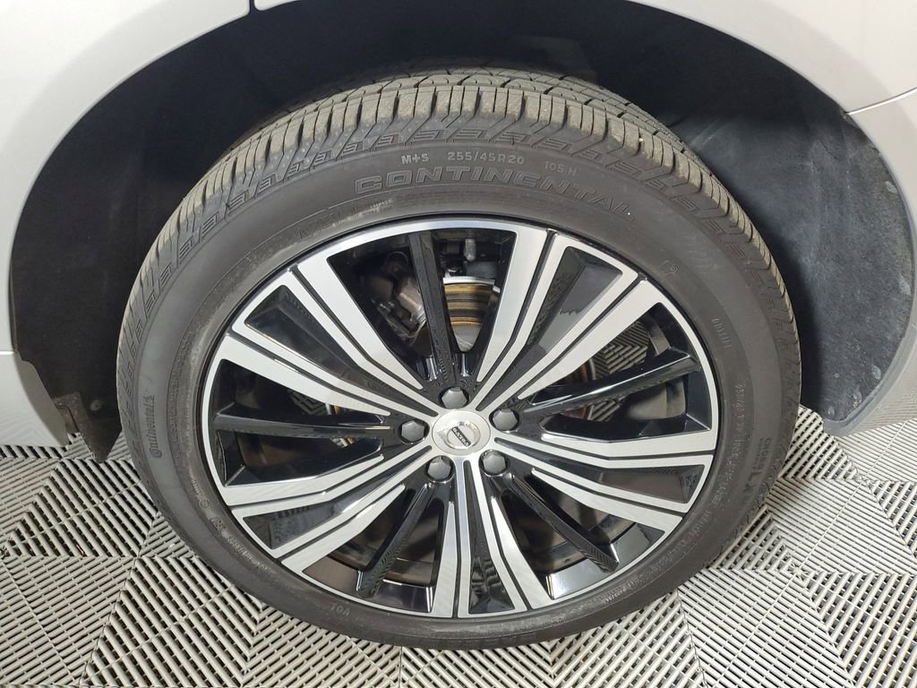 Certified 2023 Volvo XC60 B5 Plus w/ Protection Package Premier image 13