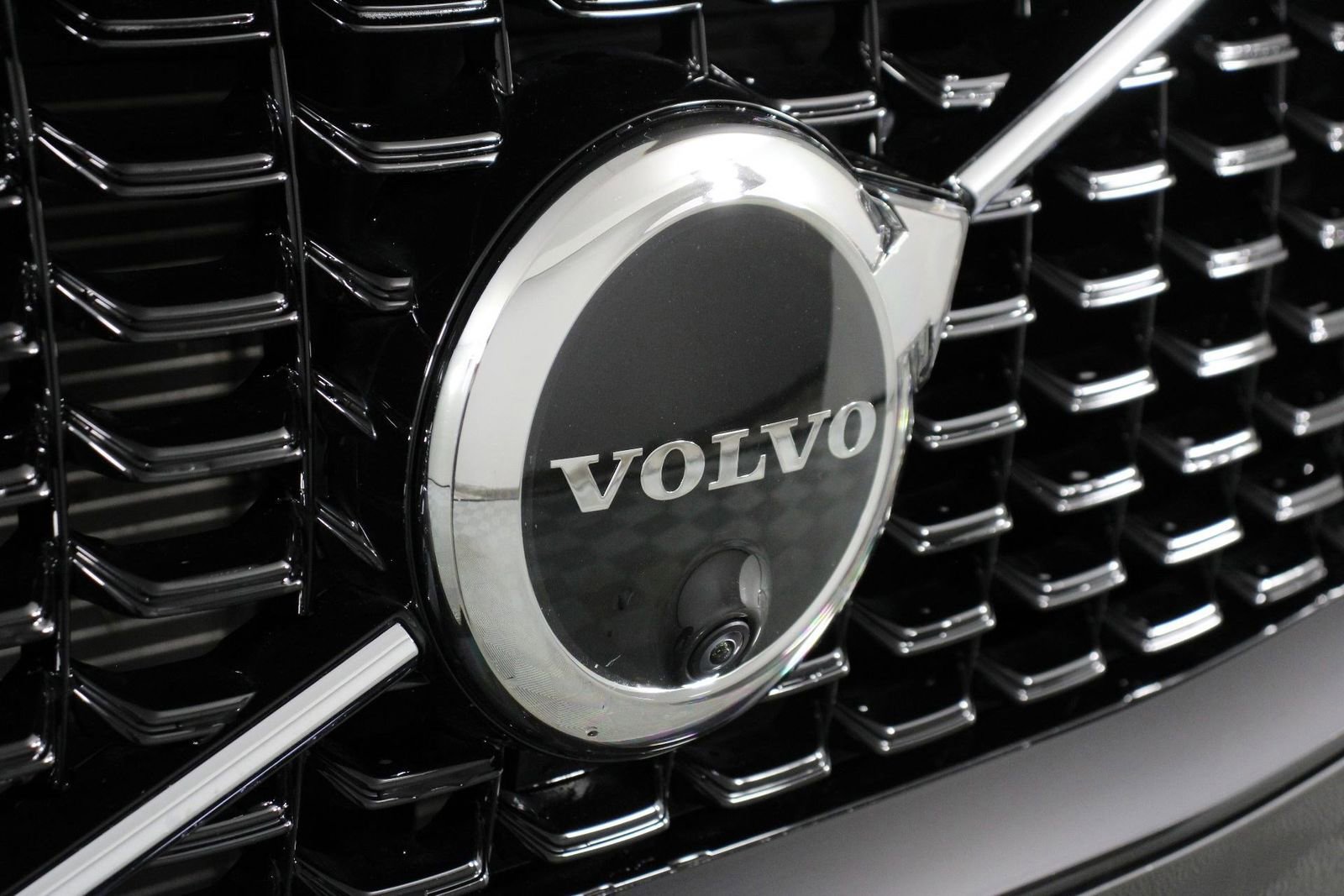 Certified 2023 Volvo XC90 T8 Plus w/ Protection Package Premier image 27