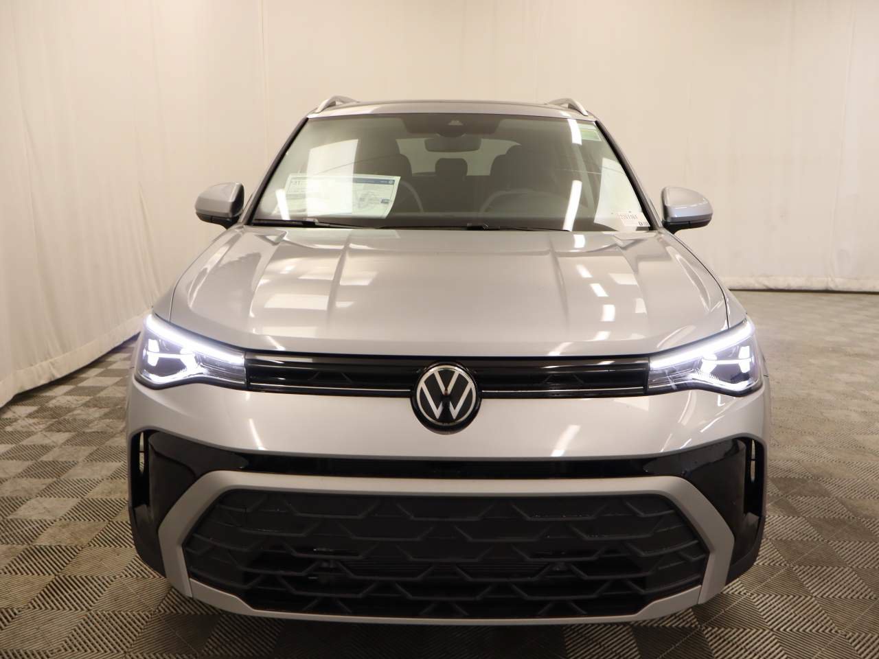 New 2026 Volkswagen Taos SE FWD image 4