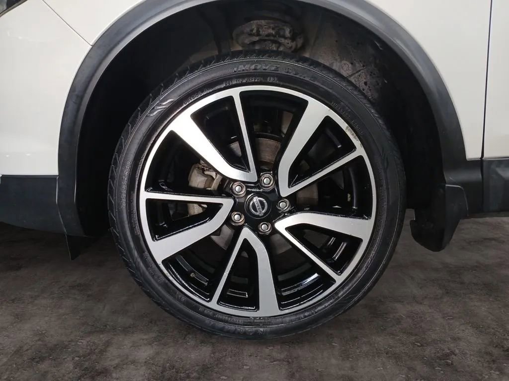 Used 2018 Nissan Rogue Sport SL FWD image 9