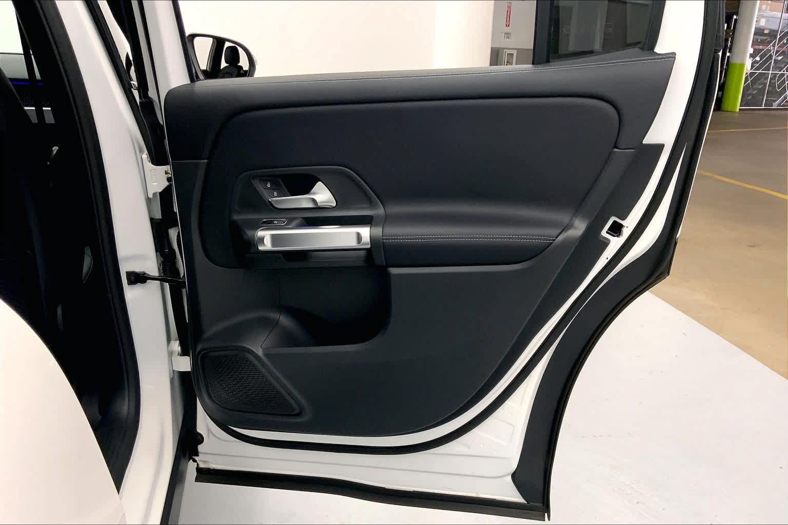 Used 2026 Mercedes-Benz GLB 250 image 12
