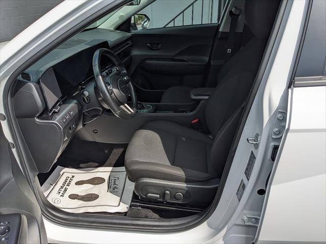 Used 2024 Hyundai Kona SEL FWD image 9