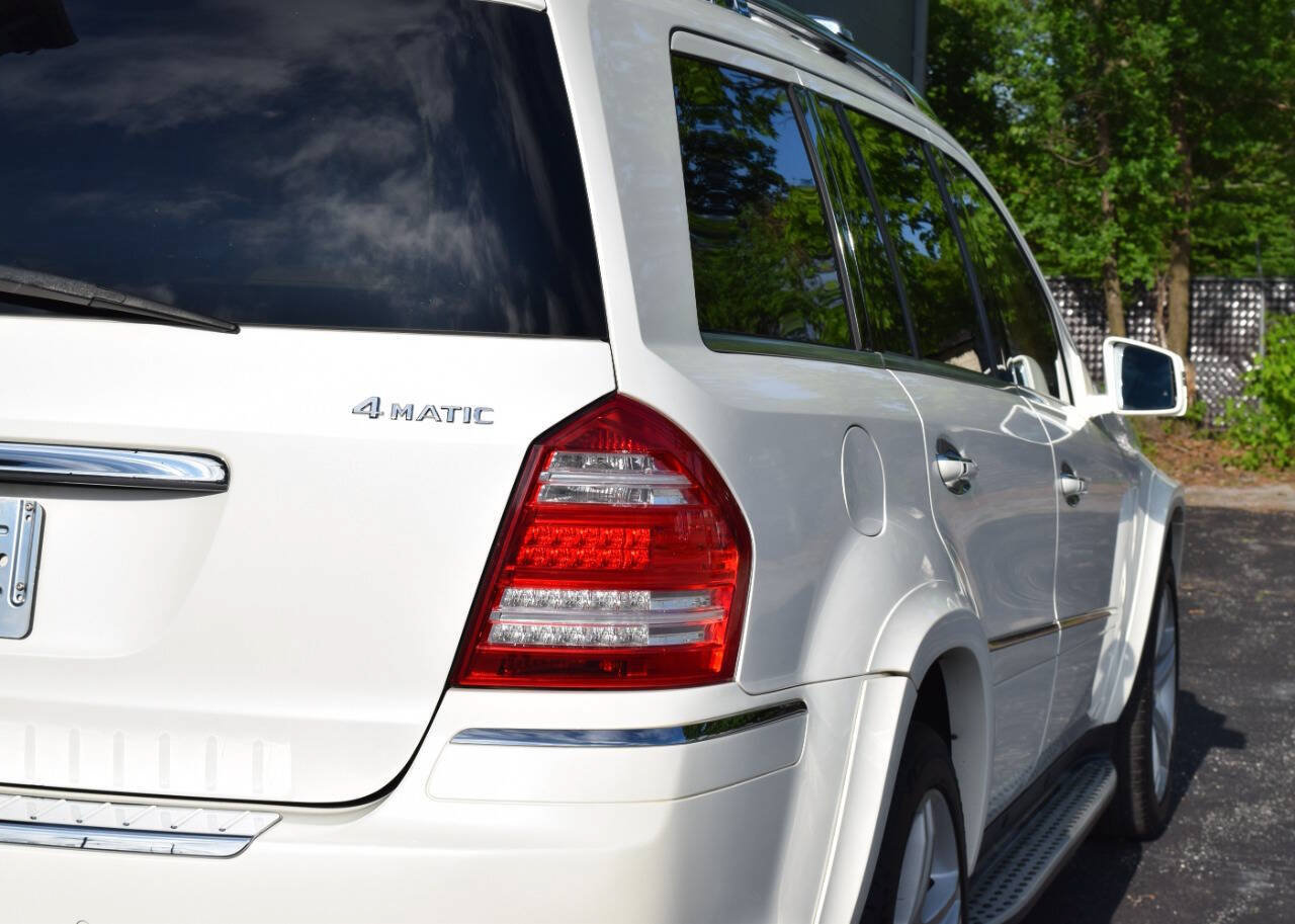 Used 2011 Mercedes-Benz GL 550 4MATIC image 14
