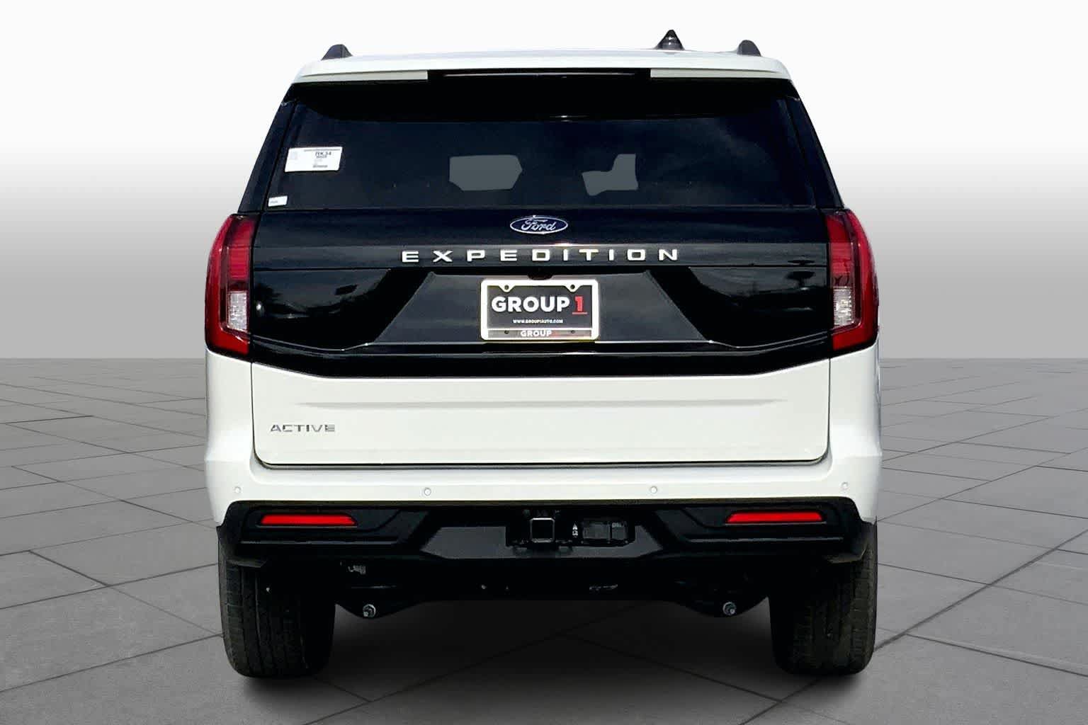 Used 2026 Ford Expedition Active RWD image 4