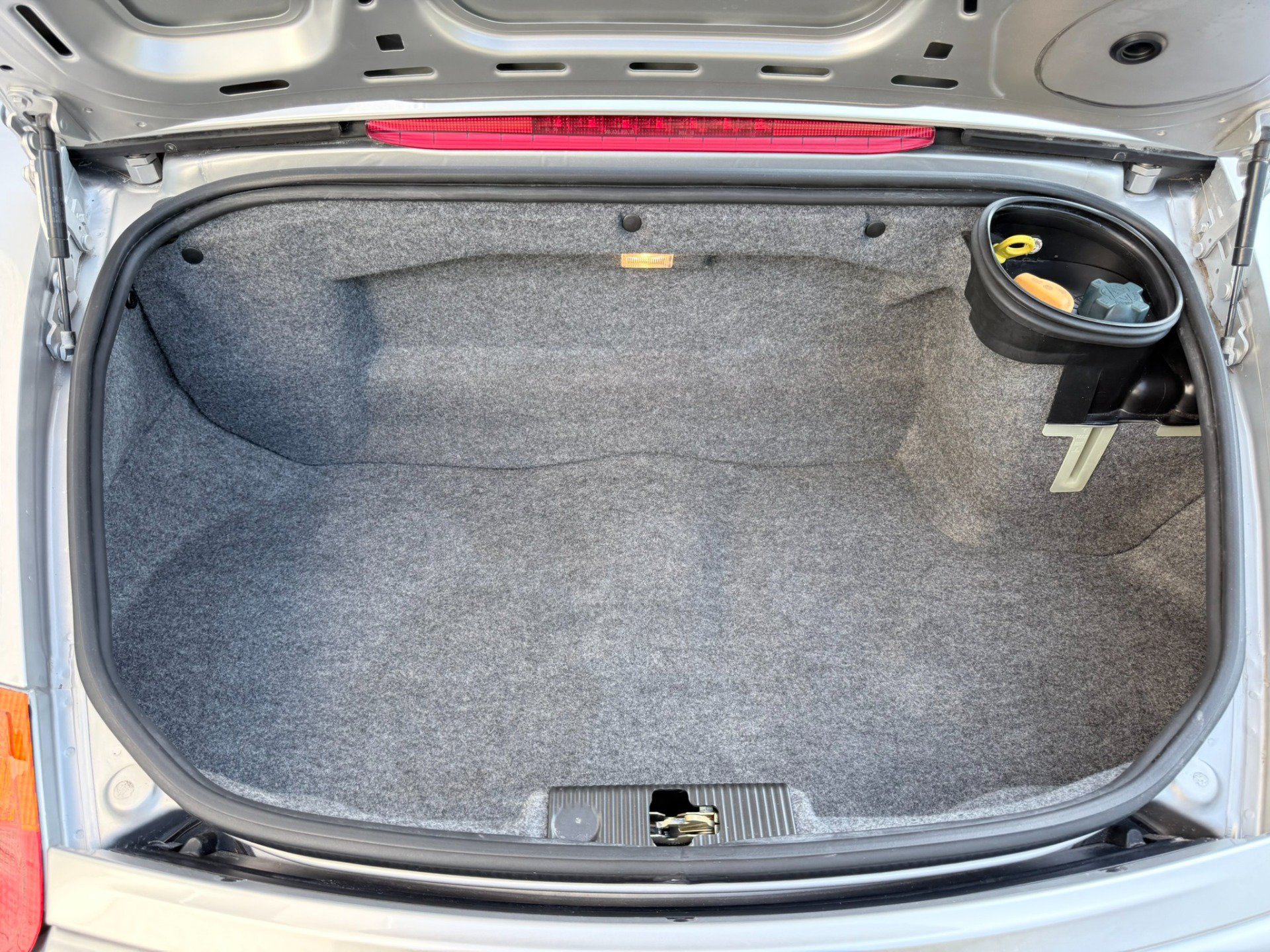 Used 2000 Porsche Boxster RWD image 43