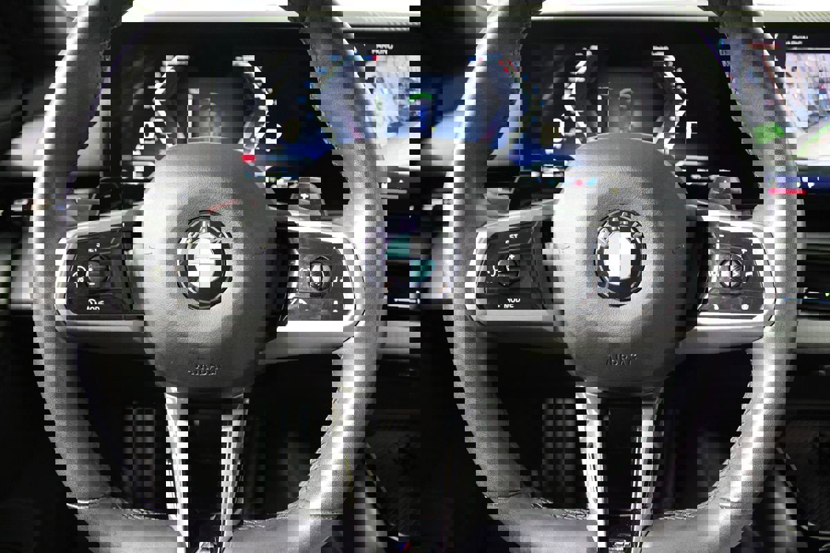 Used 2024 BMW 530i w/ M Sport Package image 17