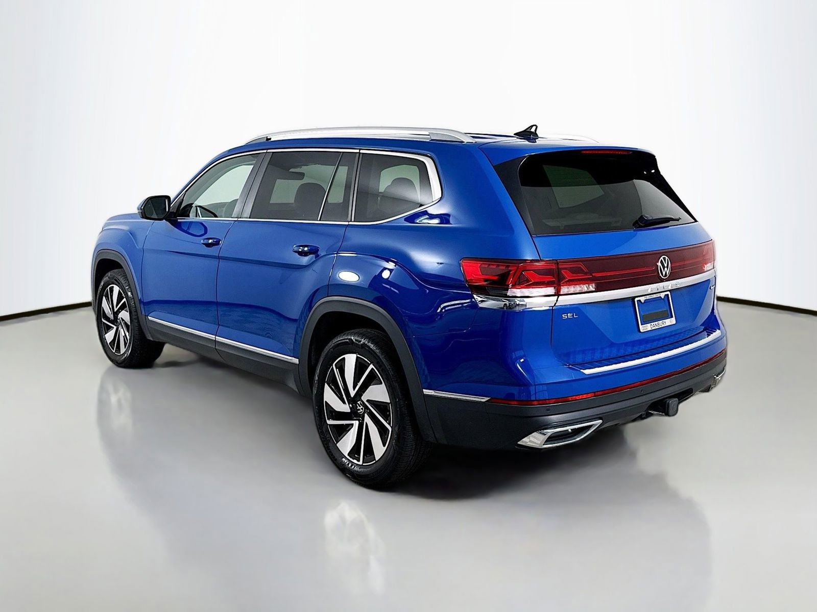 Used 2025 Volkswagen Atlas SEL image 3