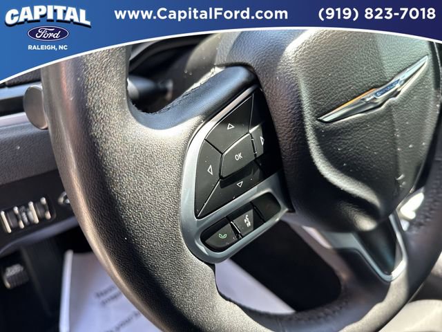 Used 2023 Chrysler 300 Touring w/ Sport Appearance Package RWD image 22