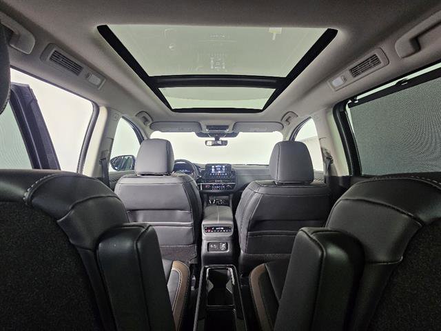 New 2025 Nissan Pathfinder Platinum AWD/4WD image 47