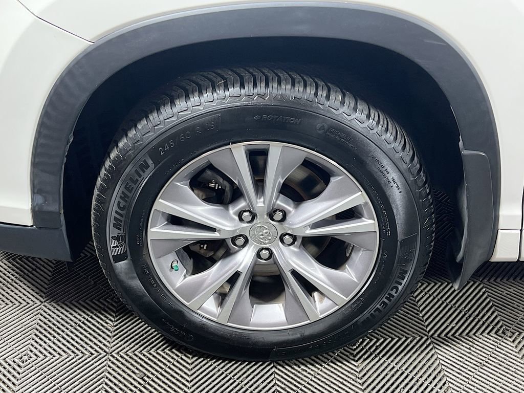 Used 2014 Toyota Highlander XLE image 33