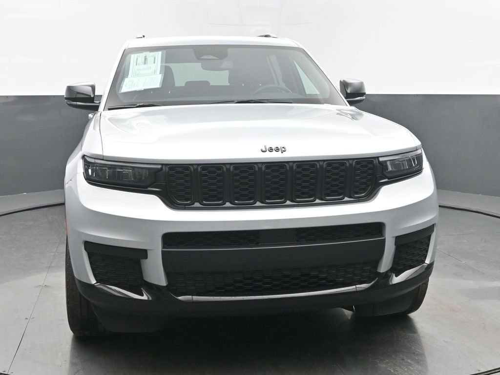 Used 2024 Jeep Grand Cherokee L Laredo AWD/4WD image 8