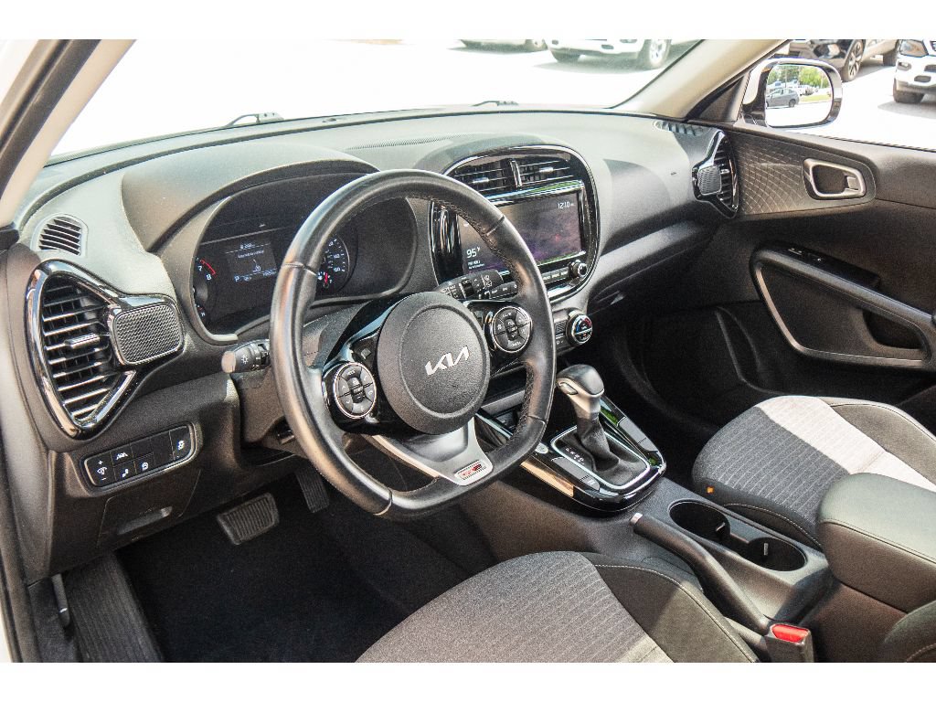 Used 2022 Kia Soul GT-Line FWD image 13