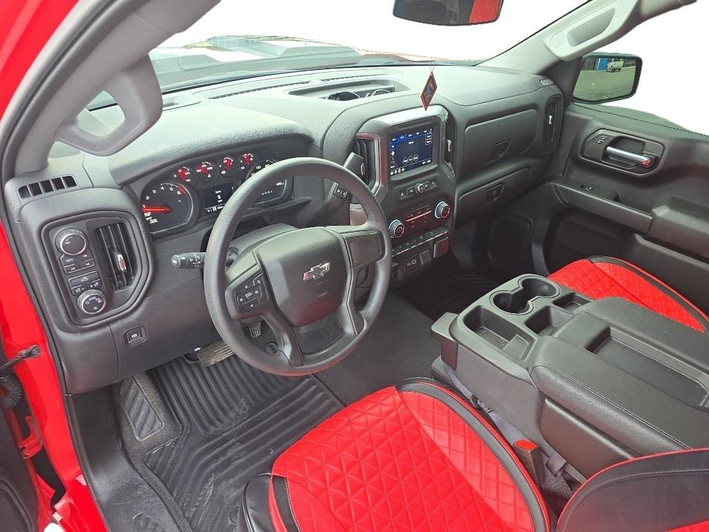 Used 2024 Chevrolet Silverado 1500 Custom Trail Boss w/ LPO, Dark Essentials Package image 8