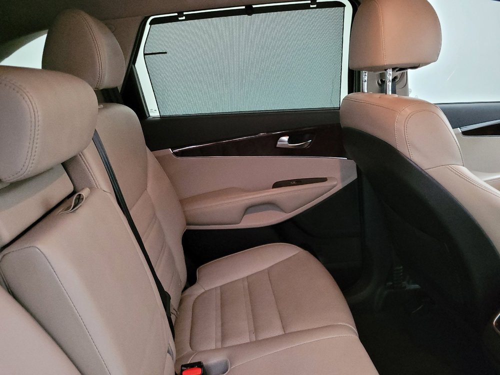 Used 2018 Kia Sorento EX image 19