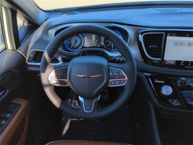 New 2026 Chrysler Pacifica Pinnacle image 15