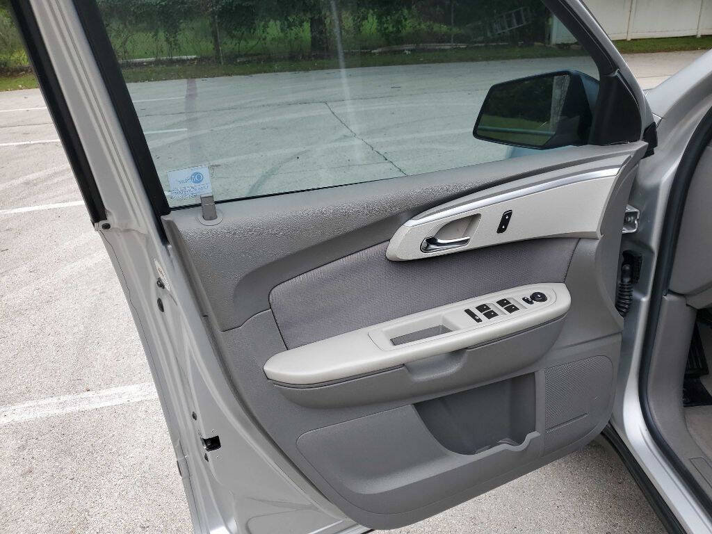 Used 2011 Chevrolet Traverse LS FWD image 8