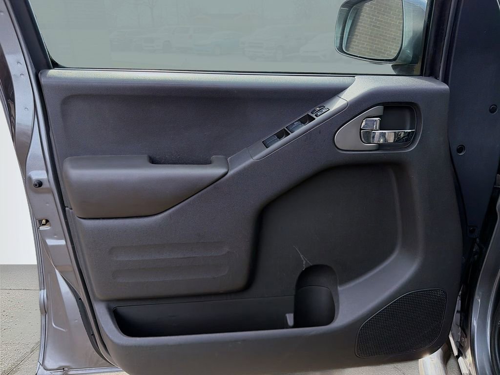 Used 2018 Nissan Frontier PRO-4X image 24