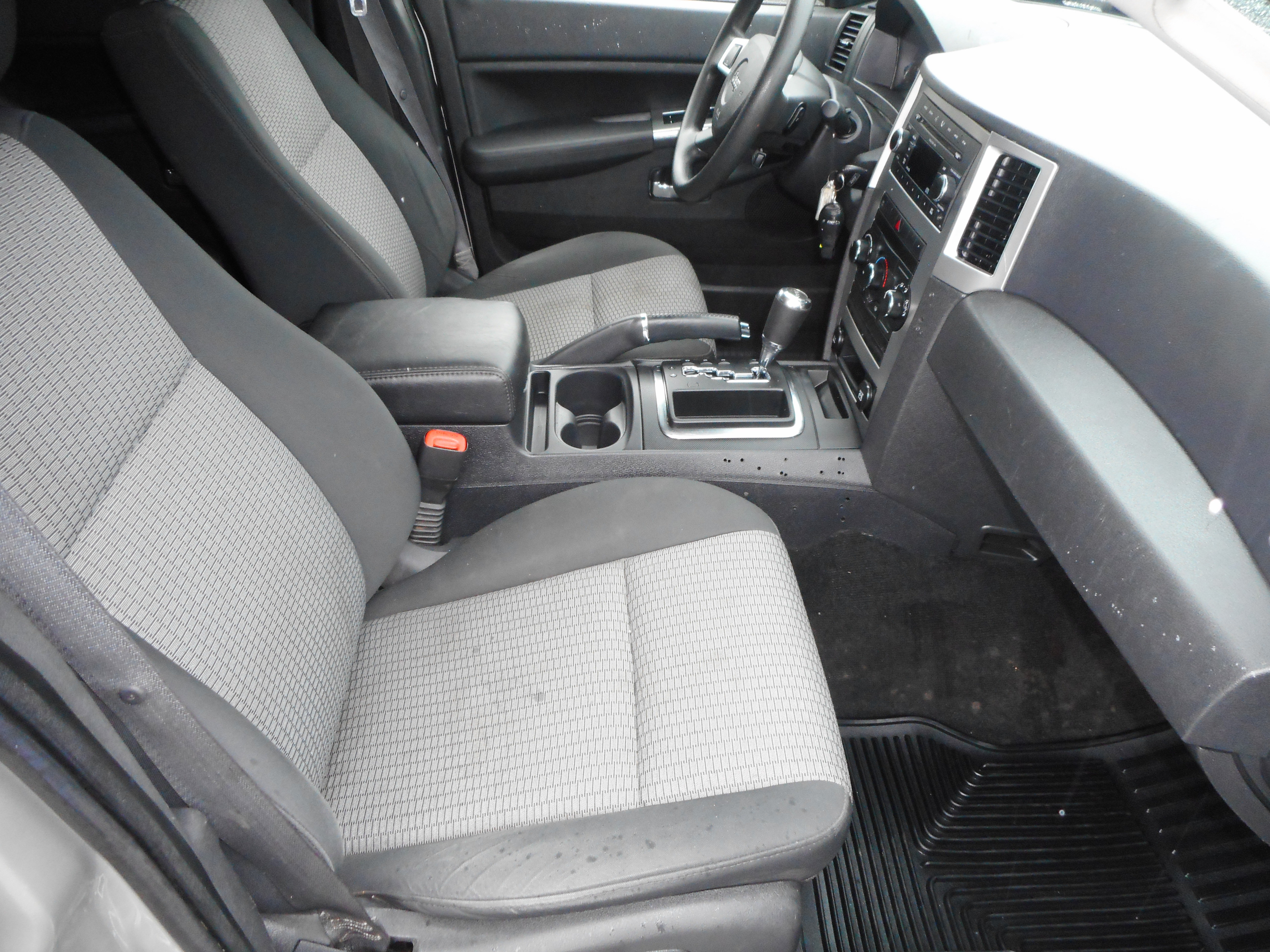 Used 2009 Jeep Grand Cherokee Laredo AWD/4WD image 27
