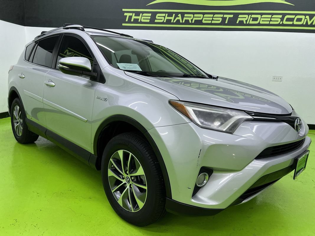 Used 2016 Toyota RAV4 XLE AWD/4WD image 2