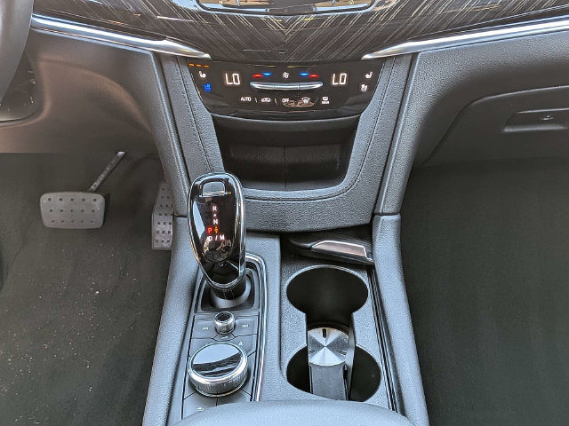 Certified 2025 Cadillac XT6 Premium Luxury AWD/4WD image 23