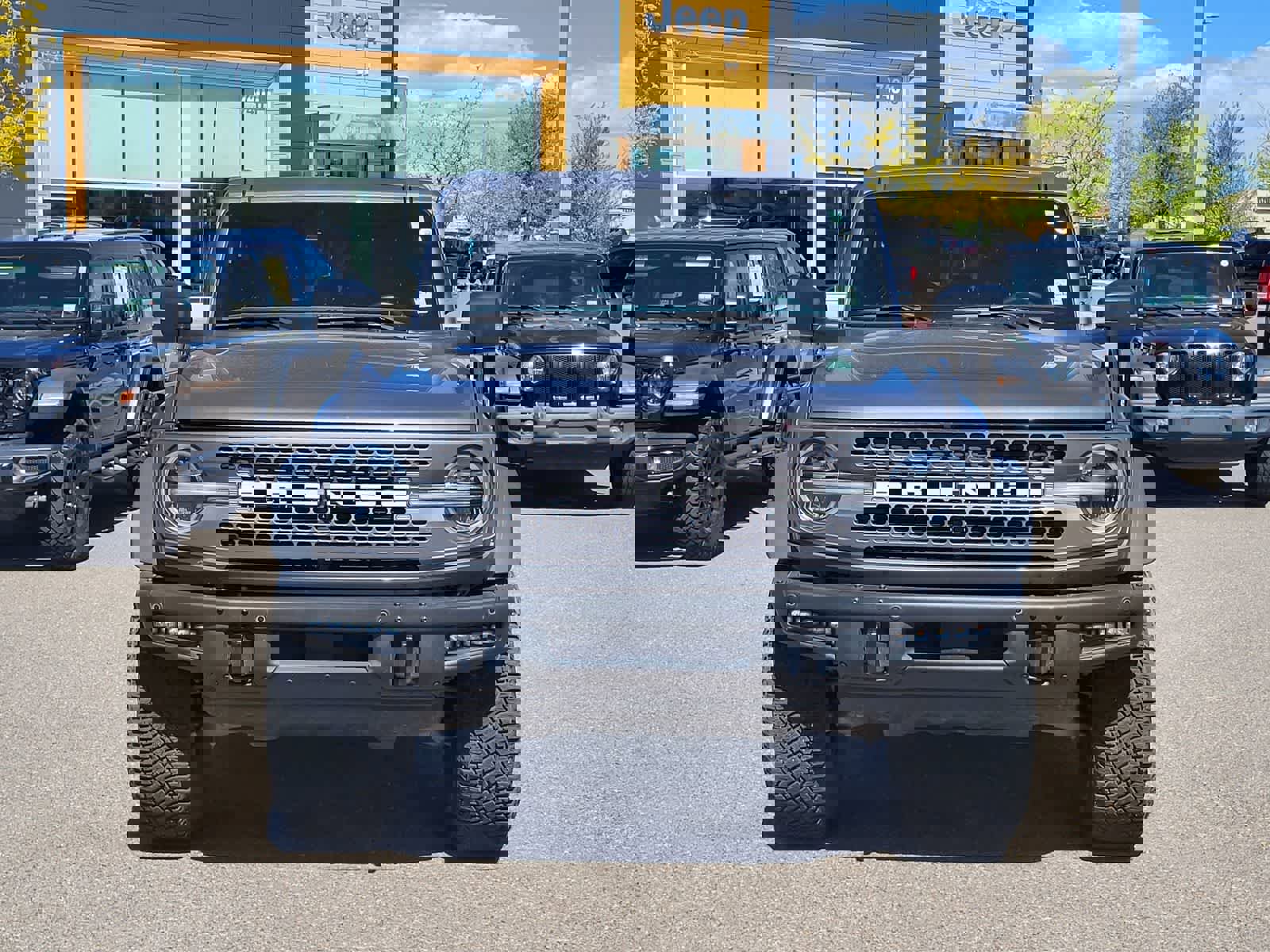 Used 2022 Ford Bronco Badlands image 2