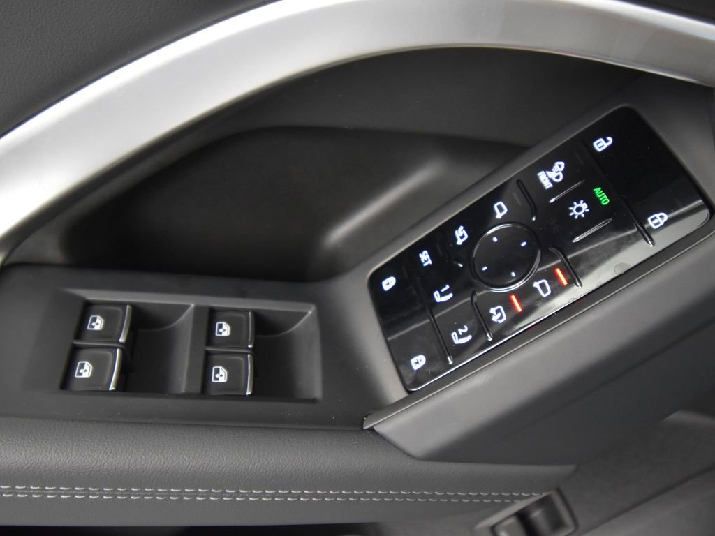 New 2025 Audi Q5 Prestige image 24