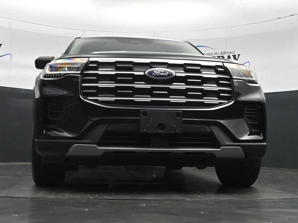 Used 2025 Ford Explorer Active RWD image 36