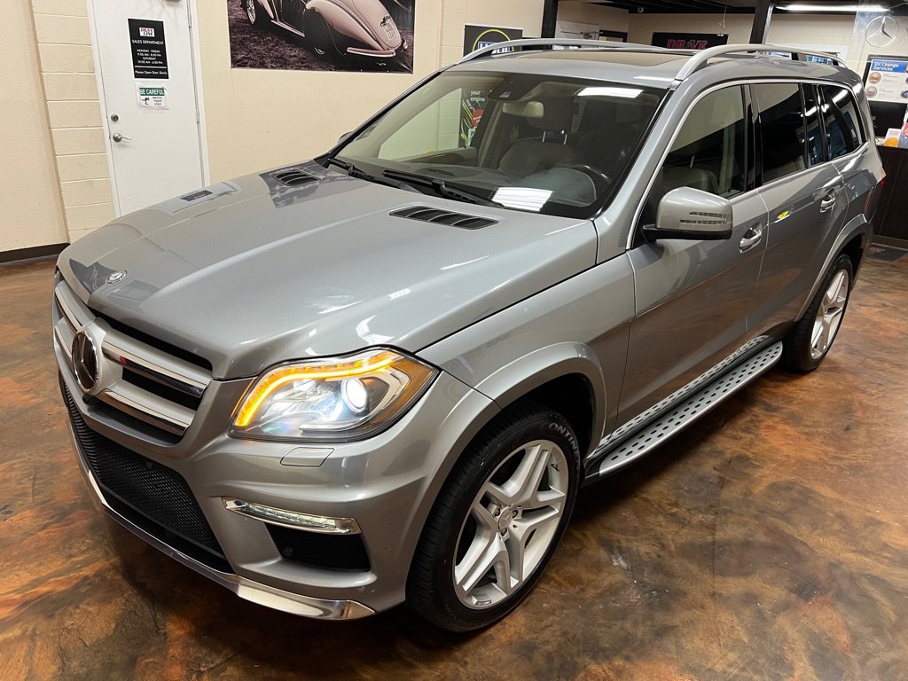 Used 2015 Mercedes-Benz GL 550 4MATIC image 49