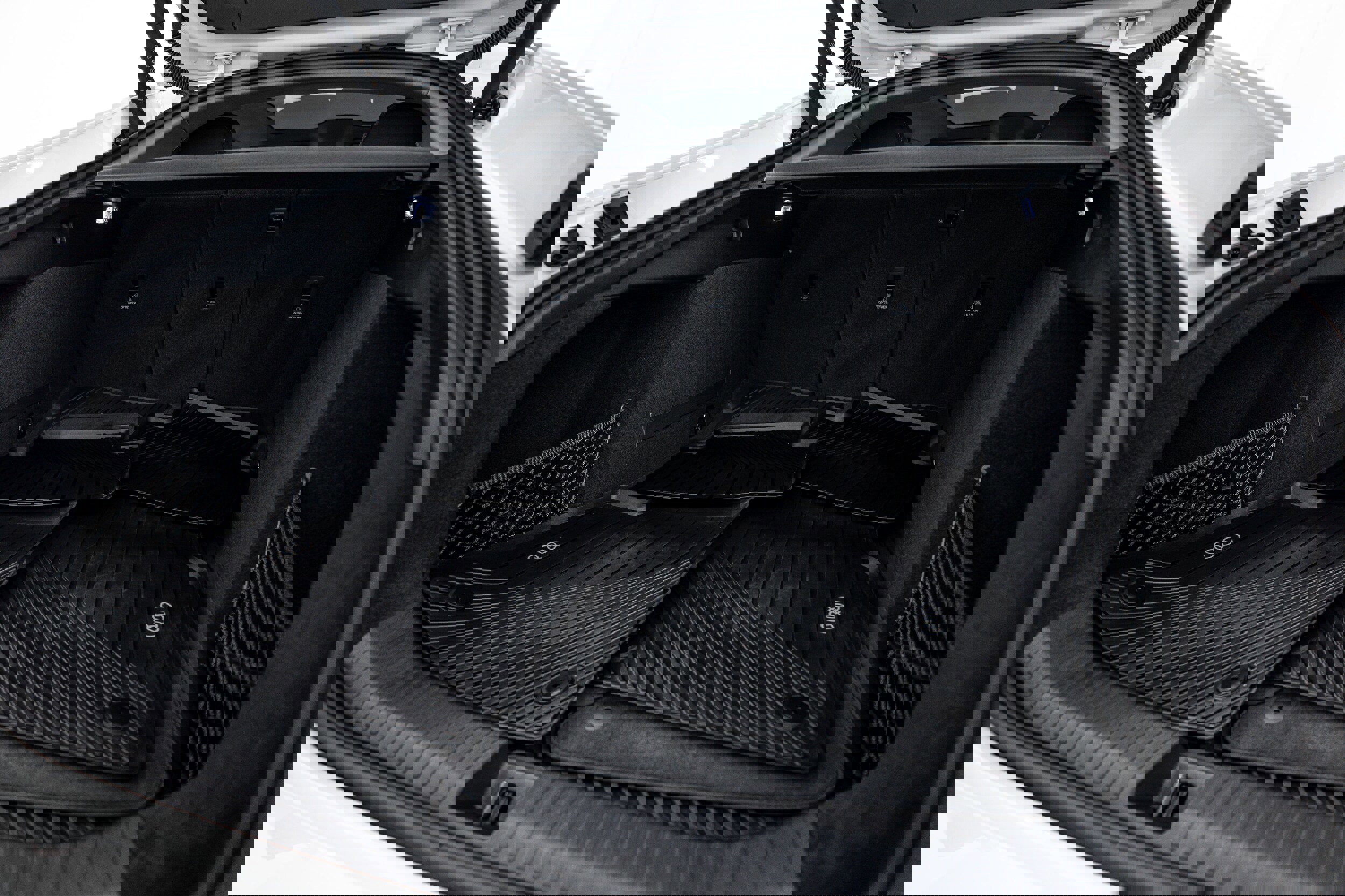 Certified 2025 Audi A6 e-tron Premium Plus w/ Premium Plus AWD/4WD image 18