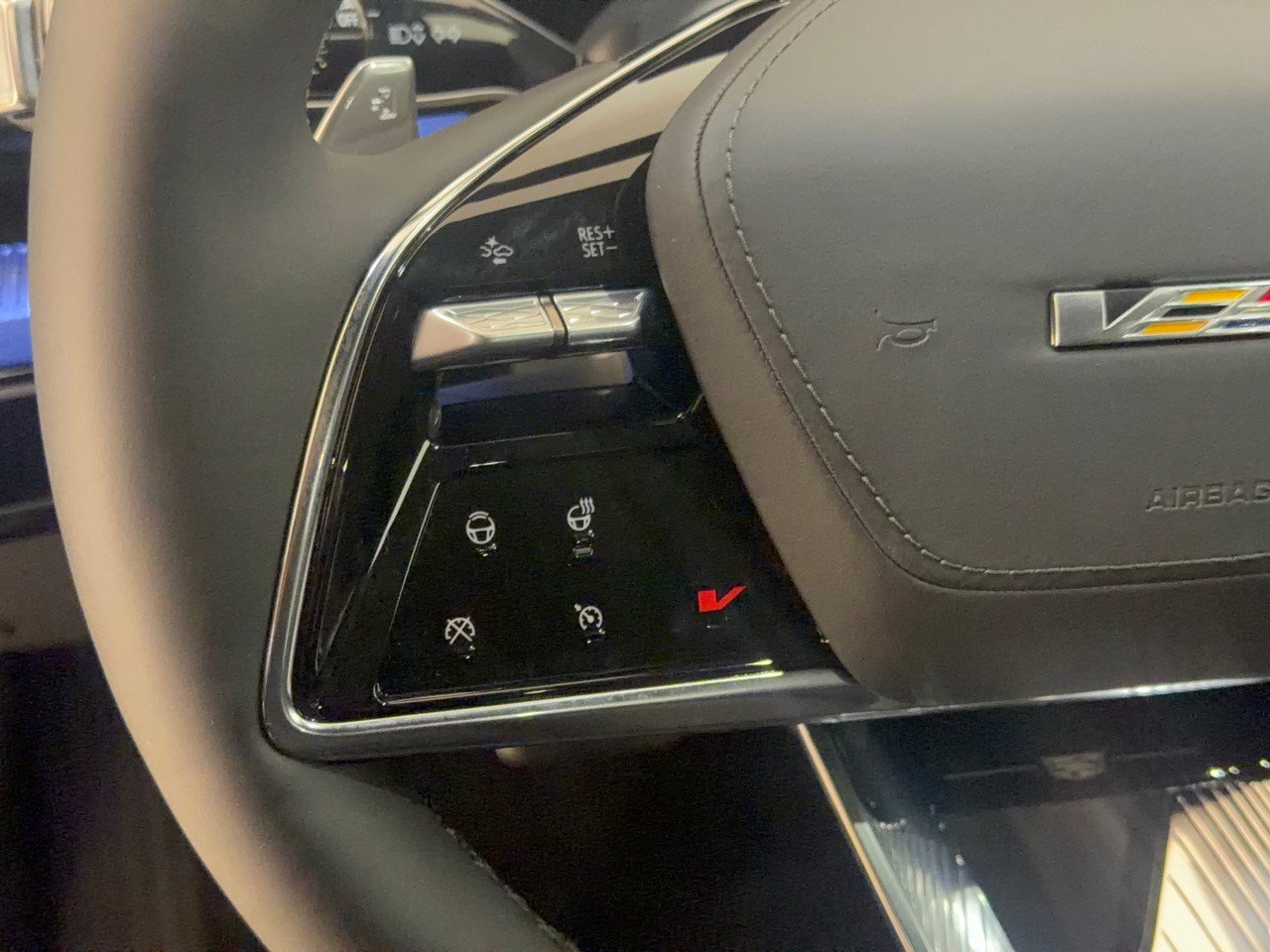 New 2027 Cadillac Optiq V w/ Deep Ocean Design Edition AWD/4WD image 18