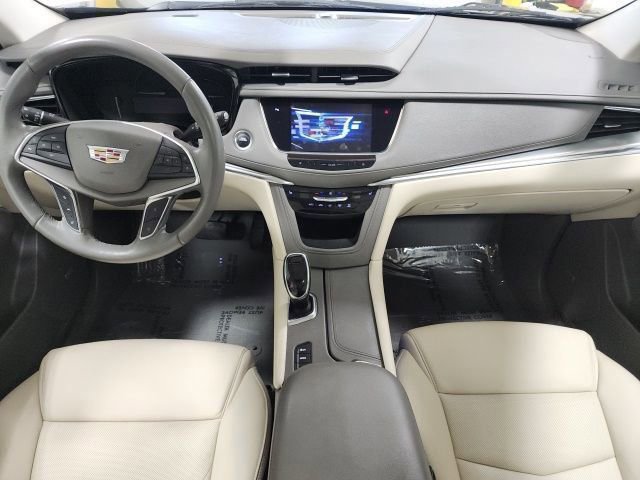 Used 2019 Cadillac XT5 Luxury AWD/4WD image 2