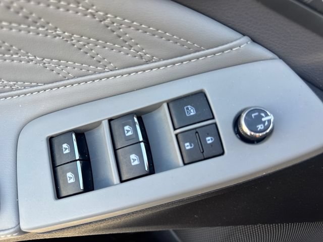 Used 2020 Toyota Avalon Limited w/ Advanced Safety Package FWD image 19