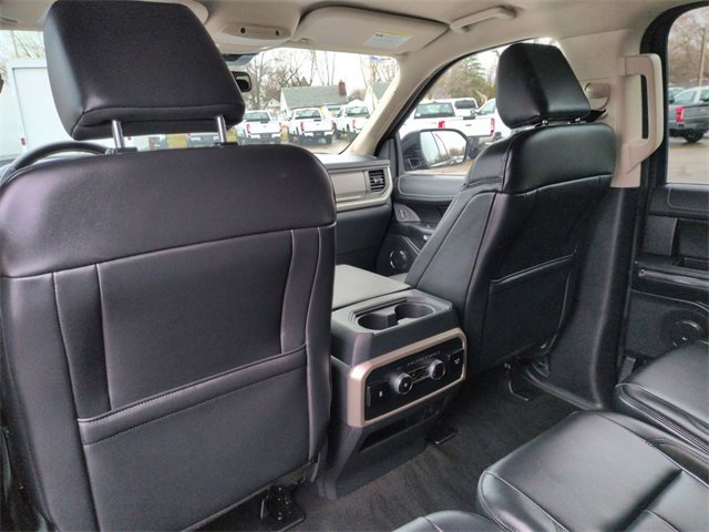 Used 2024 Ford Expedition Max XLT image 27